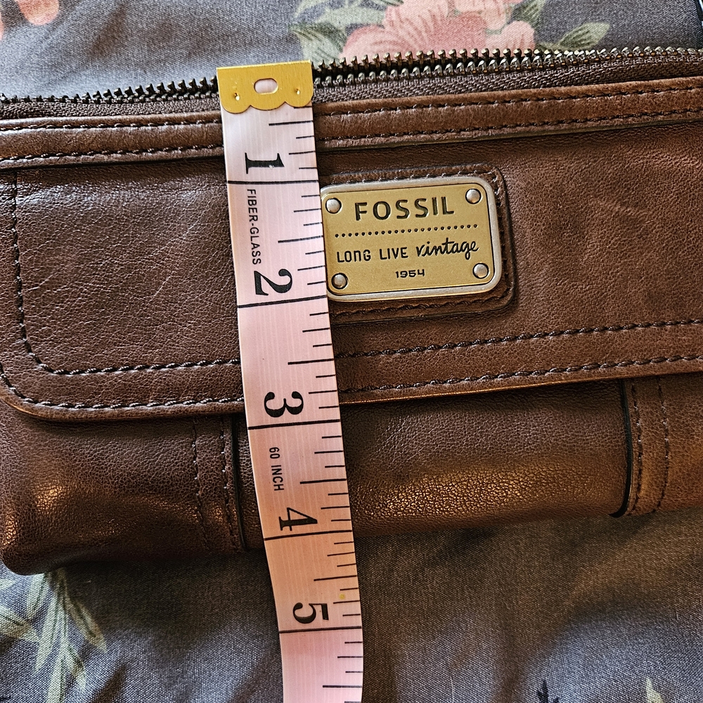 SOLD✨️Fossil Live Long Vintage Brown Leather Women's Clutch - Picture 9 of 9